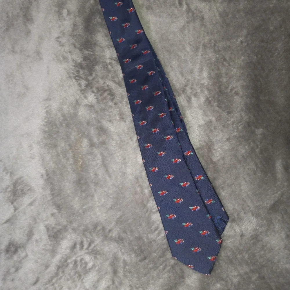 Vineyard Vines Tie Hand Picked Christmas red pickup w/tree Blue Silk  3.5